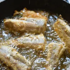 Cómo freír pescado de manera perfecta: técnicas y consejos esenciales