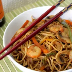 Recetas de fideos chinos con gambas: fáciles y rápidas para disfrutar