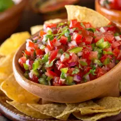Receta pico de gallo para nachos que realza su sabor y frescura