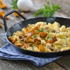 Revuelto de setas y gambas: receta fácil y deliciosa para sorprender