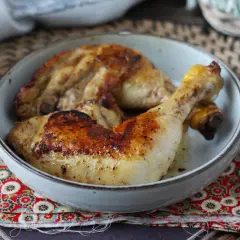 Cómo freír muslos de pollo en sartén para un resultado crujiente