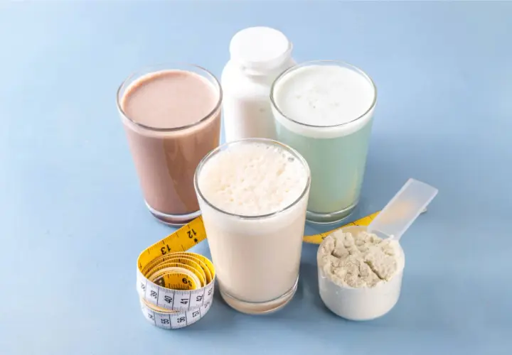 Desayunar batido de proteínas para adelgazar y sentirte satisfecho