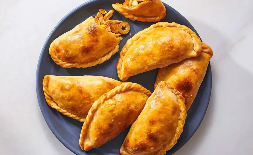 Receta fácil de empanadas de pollo que no puedes dejar pasar